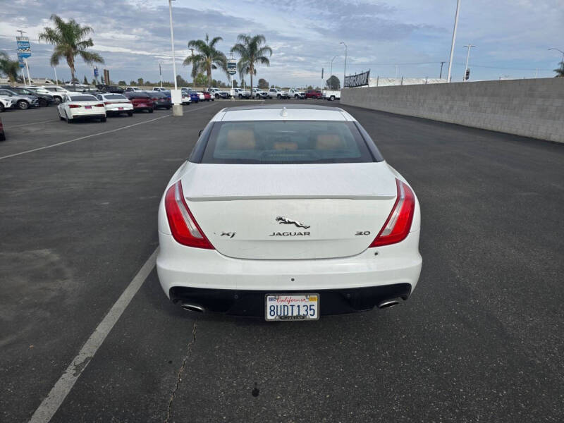 2017 Jaguar XJ R-Sport