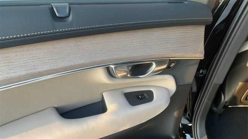 2026 Volvo XC90 B6 Ultra Dark 7P