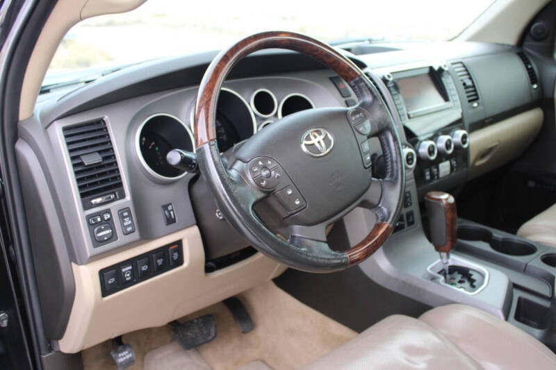 2010 Toyota Sequoia Platinum