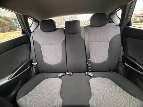 2012 Hyundai Accent GS