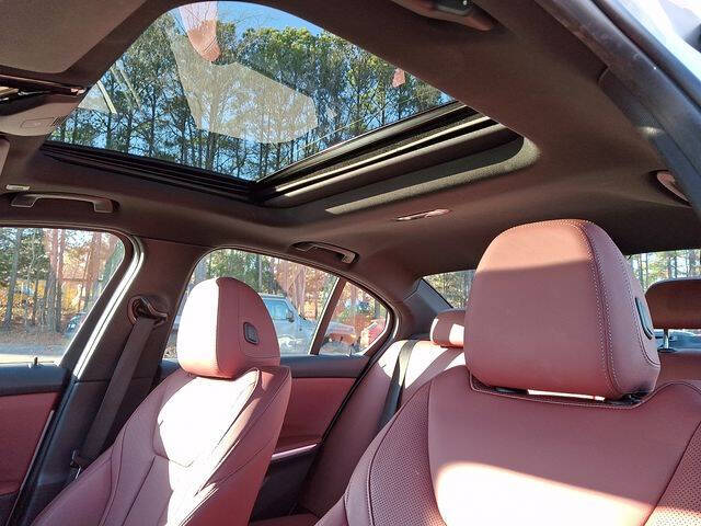 2023 BMW 3 Series 330e