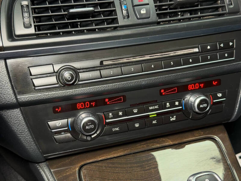 2016 BMW 5 Series 528i