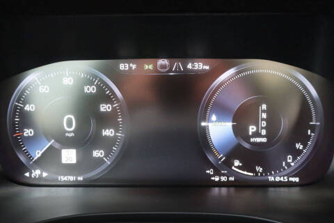 2018 Volvo XC60 T8 eAWD R-Design