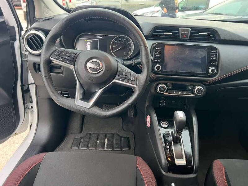 2025 Nissan Versa SR