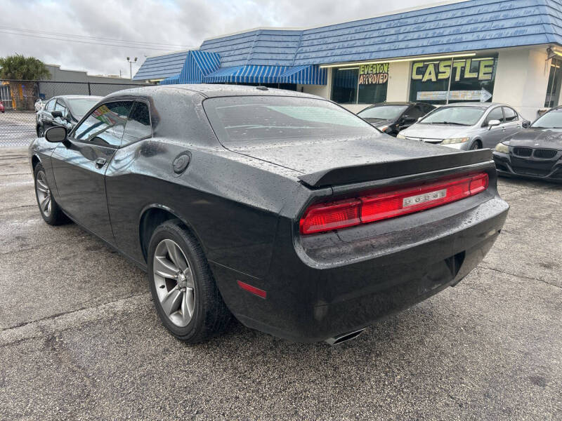 2014 Dodge Challenger SXT