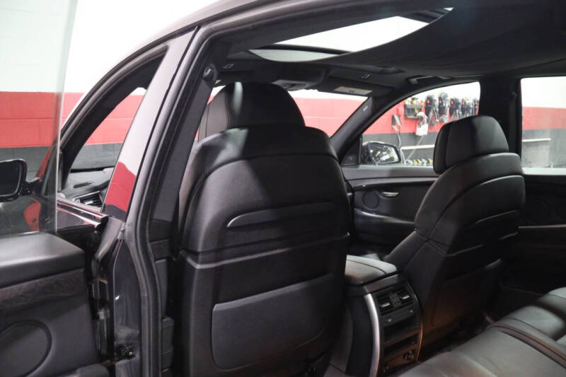 2013 BMW 5 Series 550i xDrive Gran Turismo