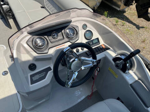 2022 Crest Pontoon Classic DLX 220 SLRC