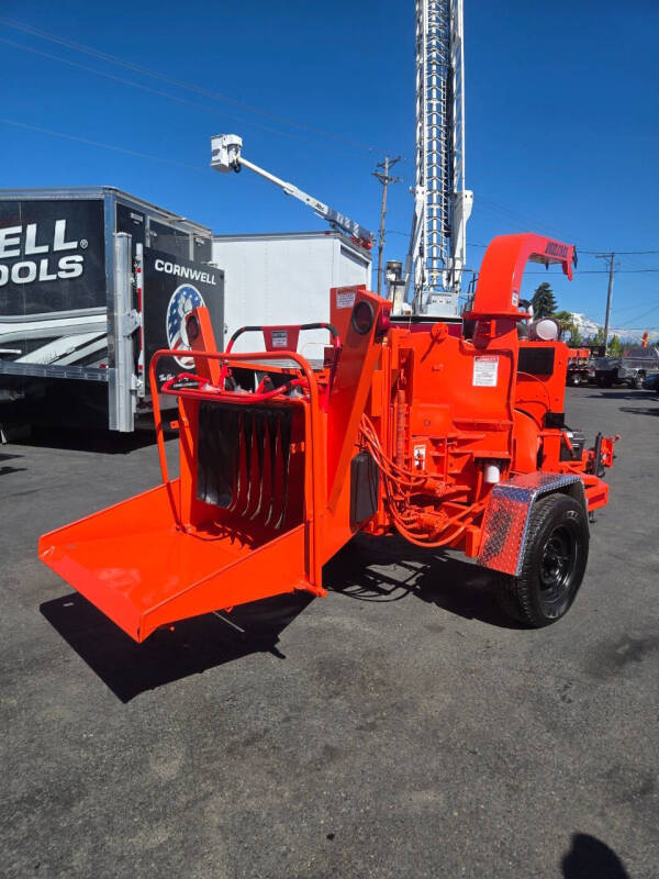 2005 WOOD CHUCK HYROLLER 1200 CHIPPER
