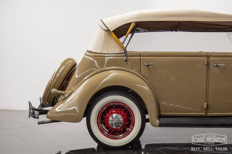 1935 Ford Model 48