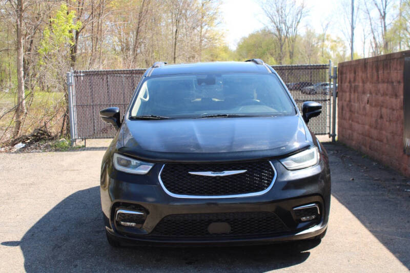 2022 Chrysler Pacifica Touring L