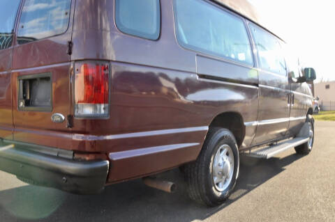 2005 Ford E-Series E-350 SD XLT