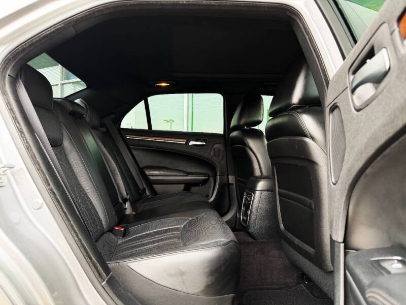 2017 Chrysler 300 C Platinum