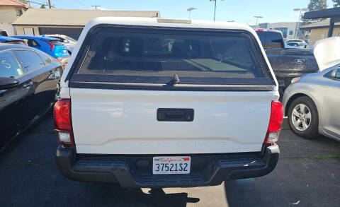 2019 Toyota Tacoma SR