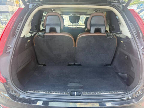 2019 Volvo XC90 T6 Momentum