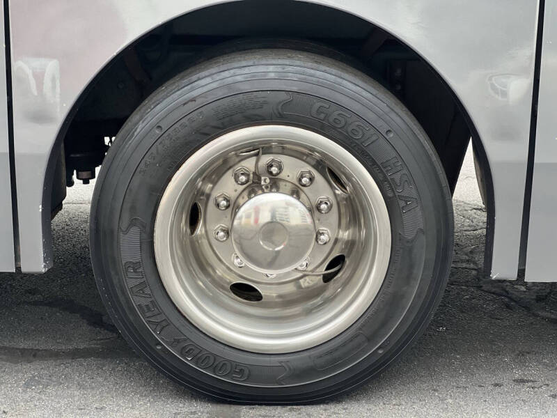 2005 Freightliner xc37