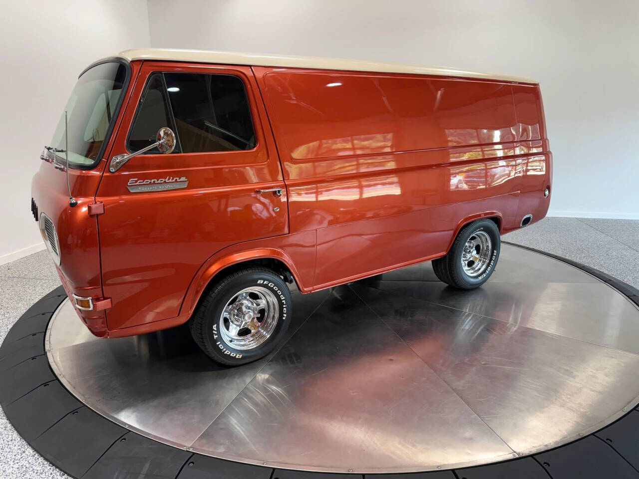 1966 Ford Econoline Supervan 4