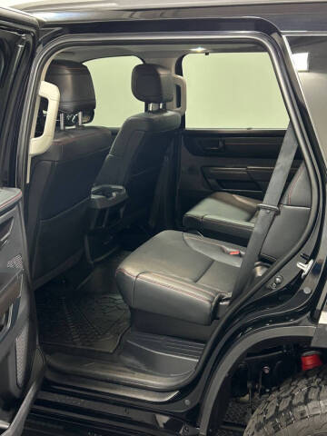 2023 Toyota Sequoia SR5