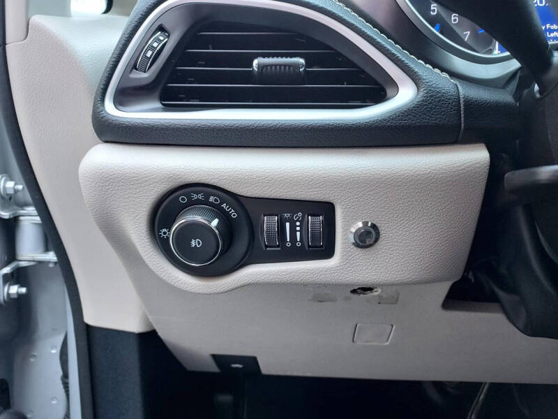 2023 Chrysler Pacifica Touring L