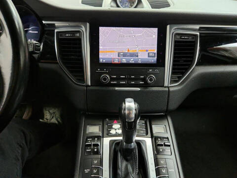 2017 Porsche Macan