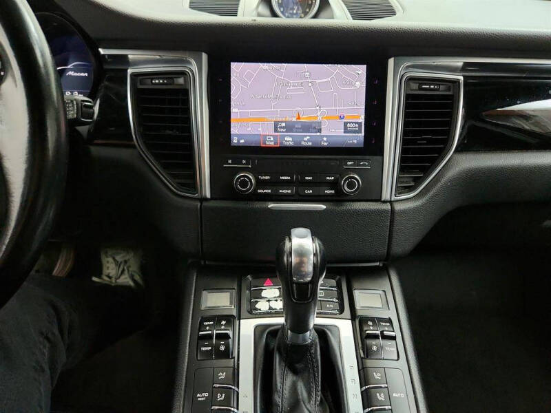 2017 Porsche Macan