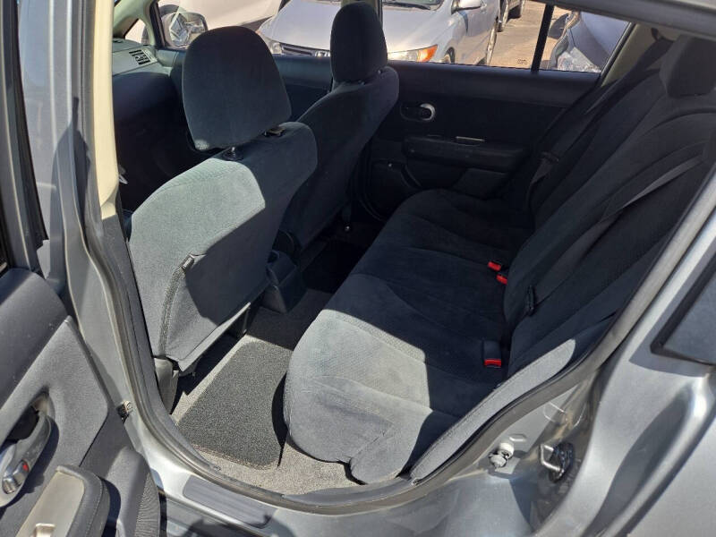 2011 Nissan Versa 1.8 S