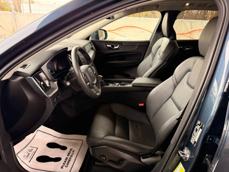 2020 Volvo XC60 T5 Momentum