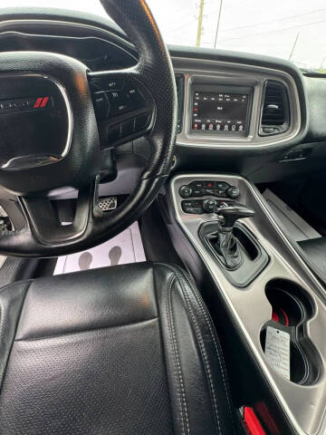 2021 Dodge Challenger SXT