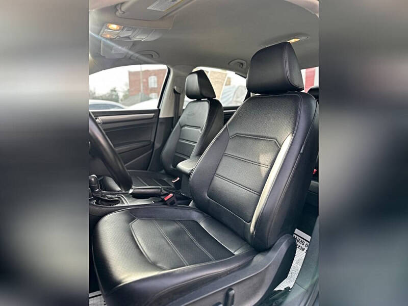 2018 Volkswagen Passat 2.0T R-Line