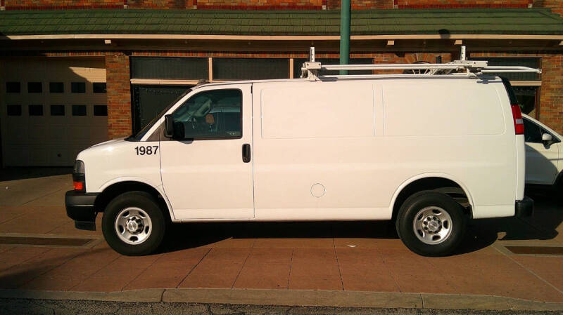 2022 Chevrolet Express 2500