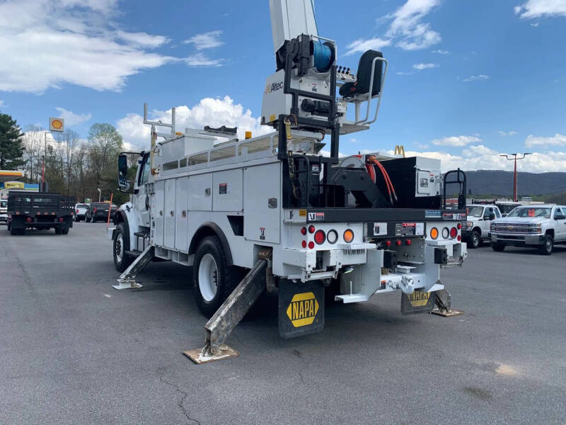 2012 Freightliner M2 106