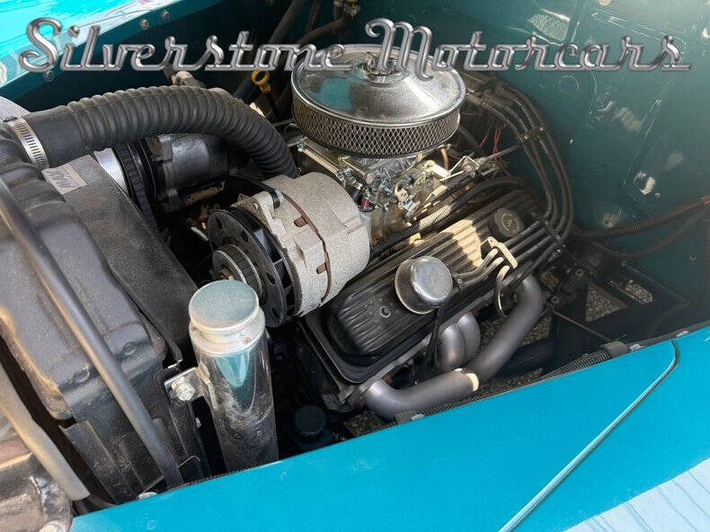 1946 Ford Super Deluxe