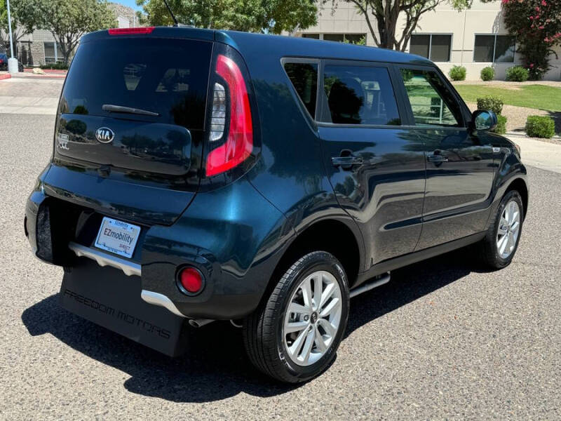 2017 Kia Soul +