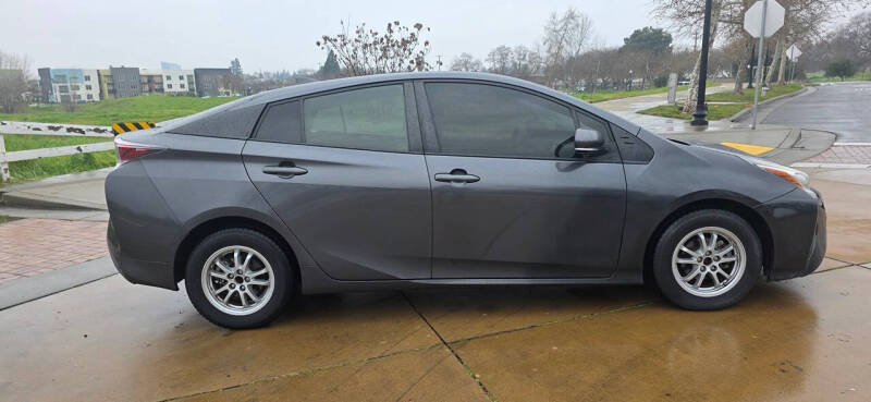 2016 Toyota Prius Two