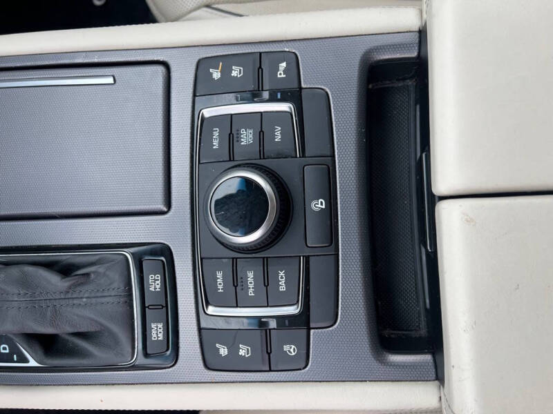 2016 Hyundai Genesis