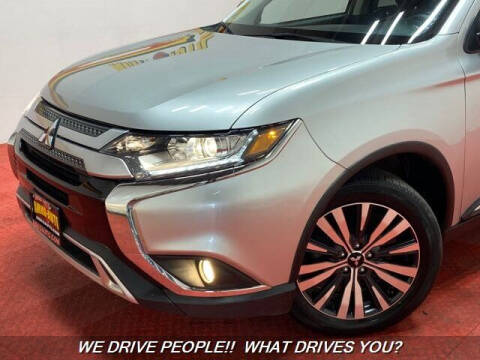 2020 Mitsubishi Outlander SE