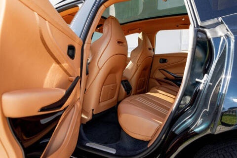 2025 Aston Martin DBX 707