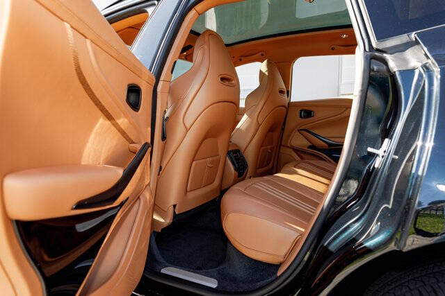 2025 Aston Martin DBX 707