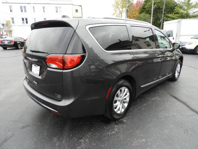 2019 Chrysler Pacifica Touring L