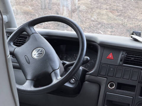 2004 Winnebago Rialta 22HD