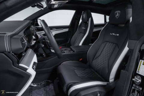 2023 Lamborghini Urus S