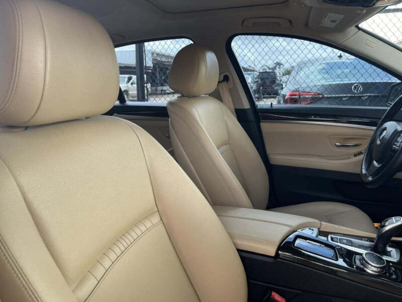 2016 BMW 5 Series 528i