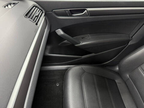 2017 Volkswagen Passat 1.8T R-Line