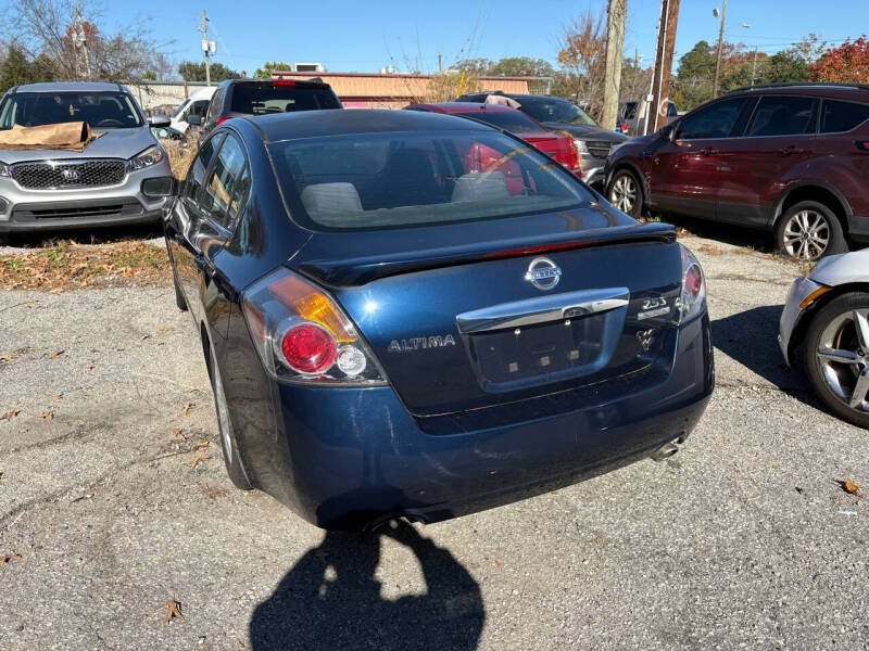 2011 Nissan Altima S photo 6