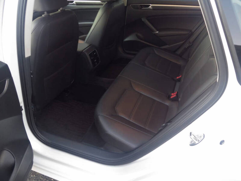 2016 Volkswagen Passat 1.8T SE