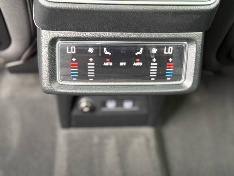 2019 Audi e-tron quattro Premium Plus