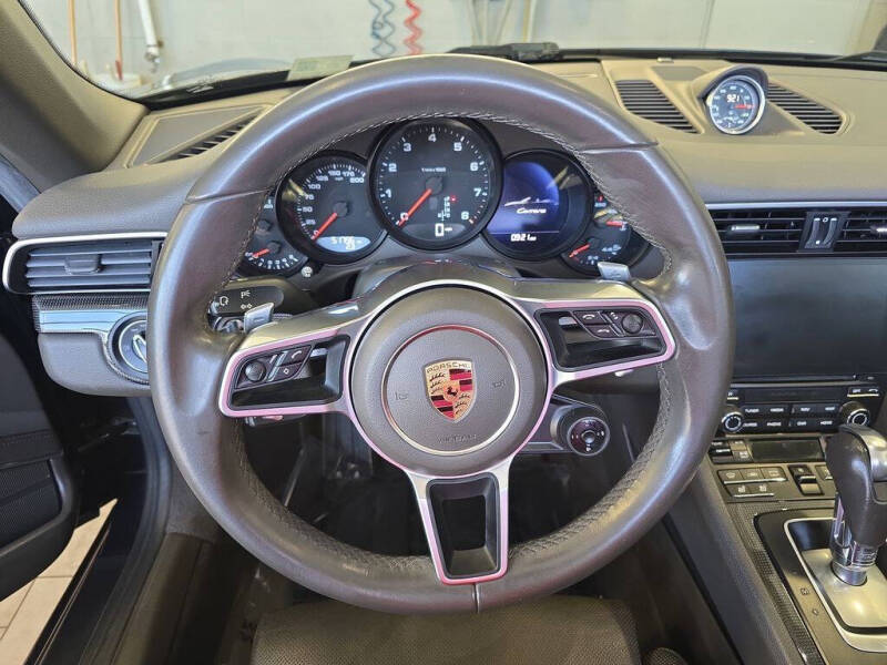 2018 Porsche 911 Carrera