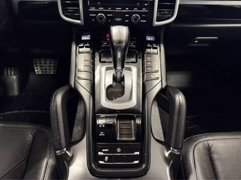 2014 Porsche Cayenne Platinum