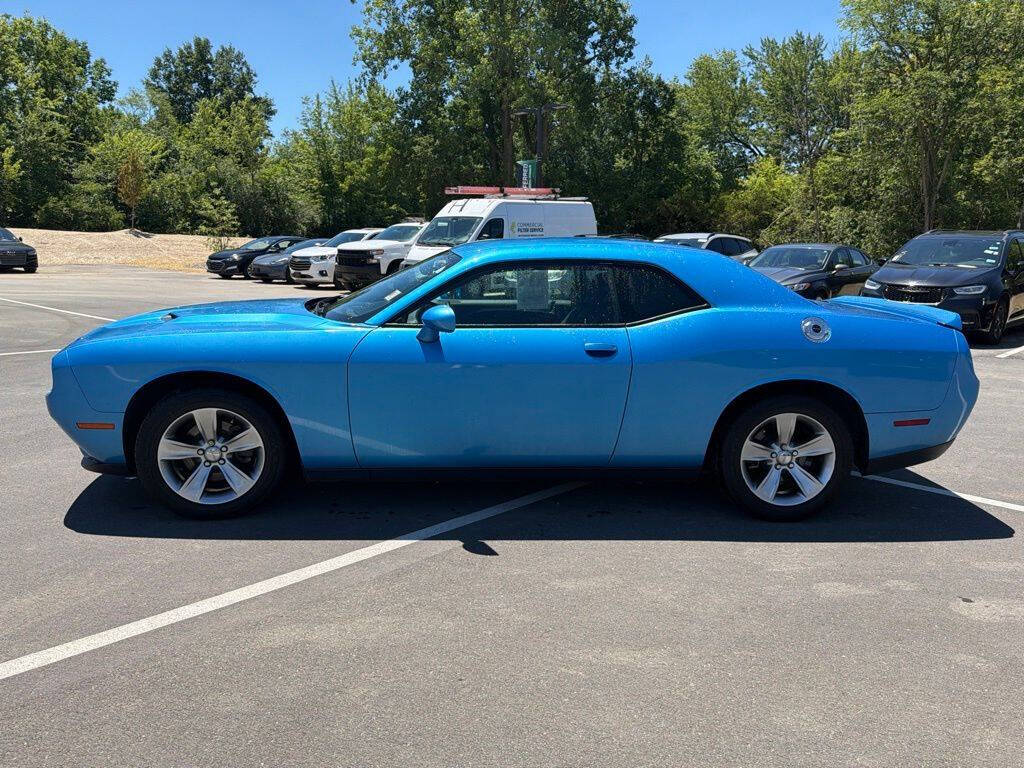 B5 Blue Pearlcoat 2019 Dodge Challenger SXT SXT 2dr Coupe 2