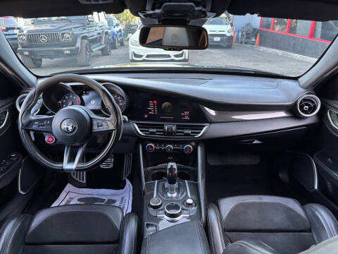 2017 Alfa Romeo Giulia Quadrifoglio