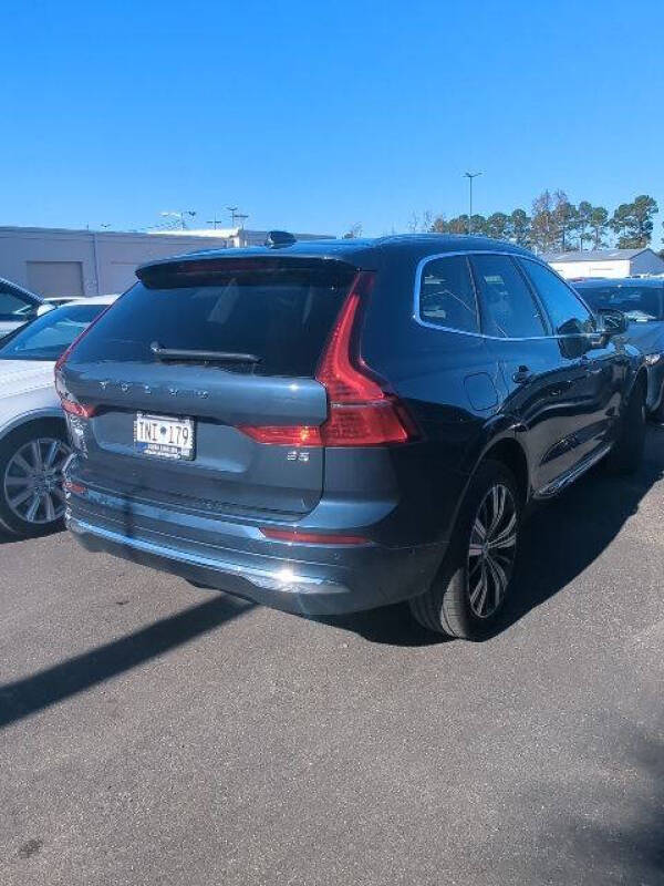 2023 Volvo XC60 B5 Plus Bright Theme